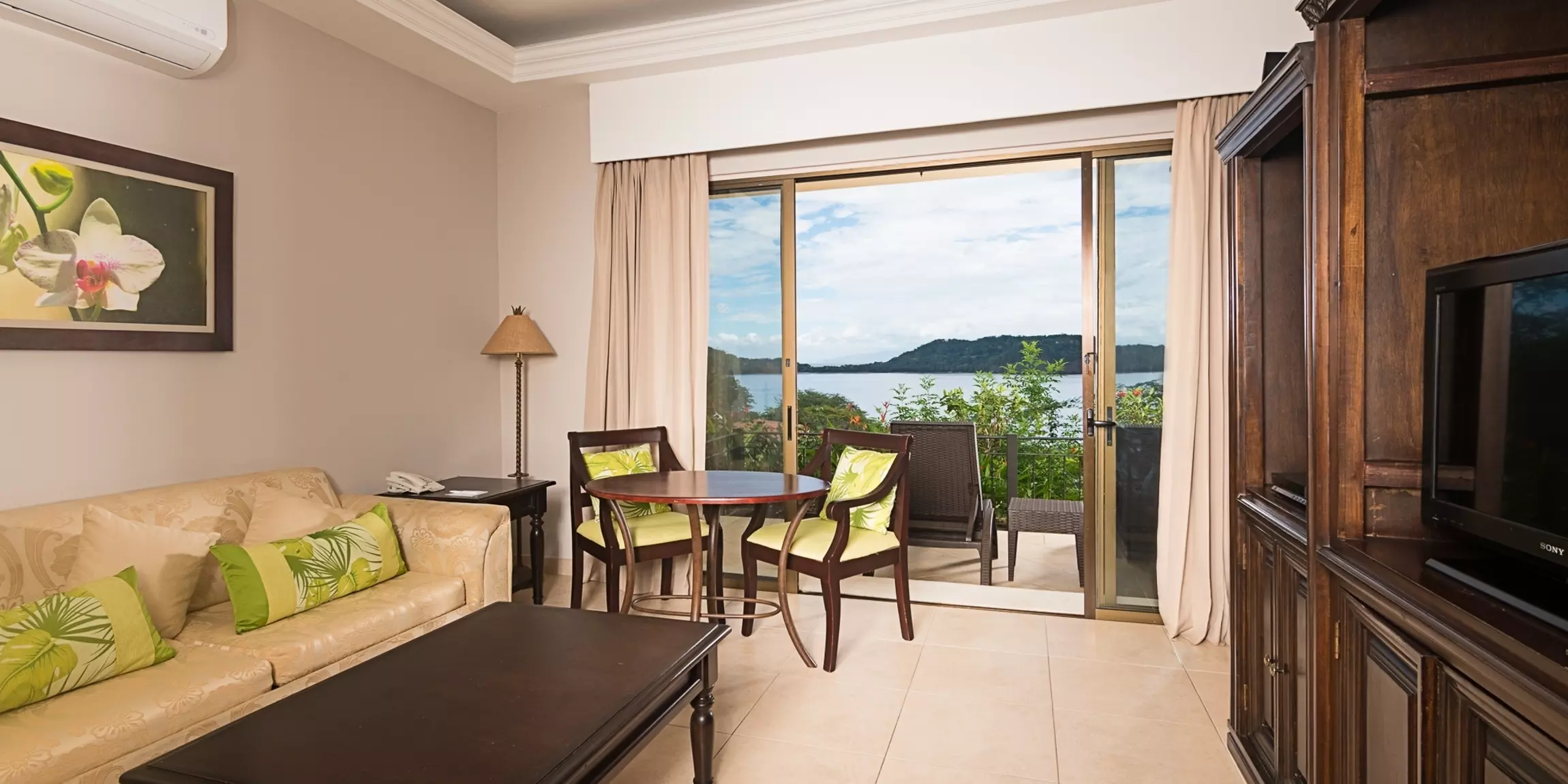 Occidental Papagayo - Adult Only - Image 2