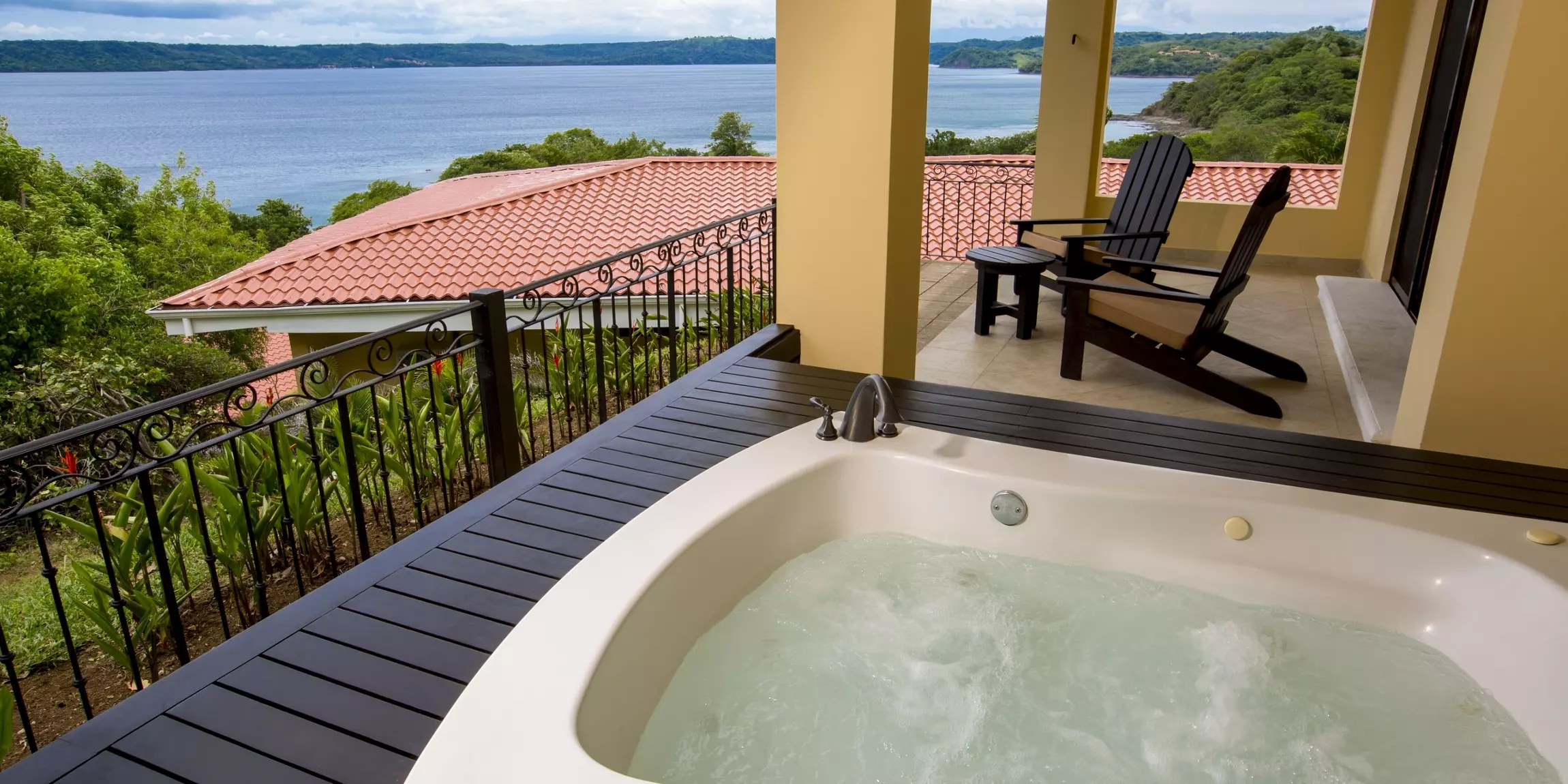 Occidental Papagayo - Adult Only