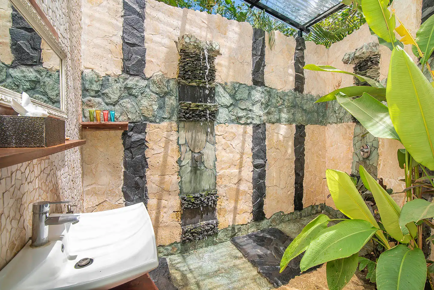 Ocho Artisan Bungalows - Tamarindo - Image 3