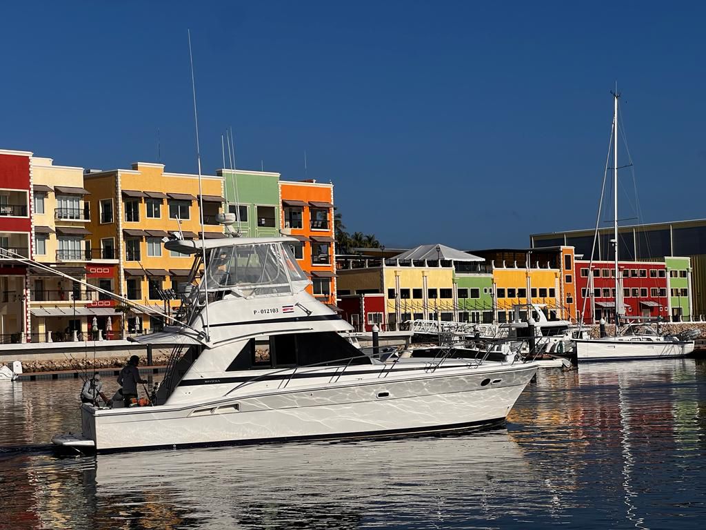 Riviera 38ft - Playa Flamingo